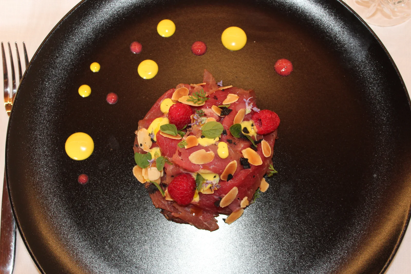 Entrée de saison préparée par le restaurant Terre di Giorgio