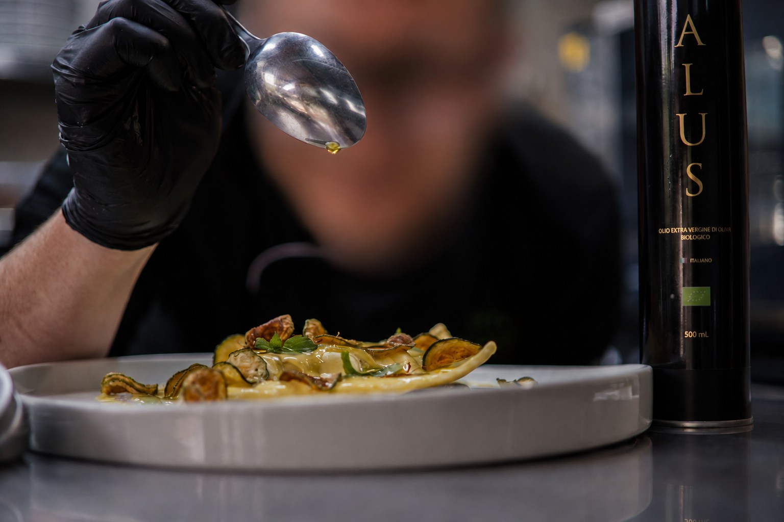 Olio extravergine CALUS di Terre di Giorgio in cucina