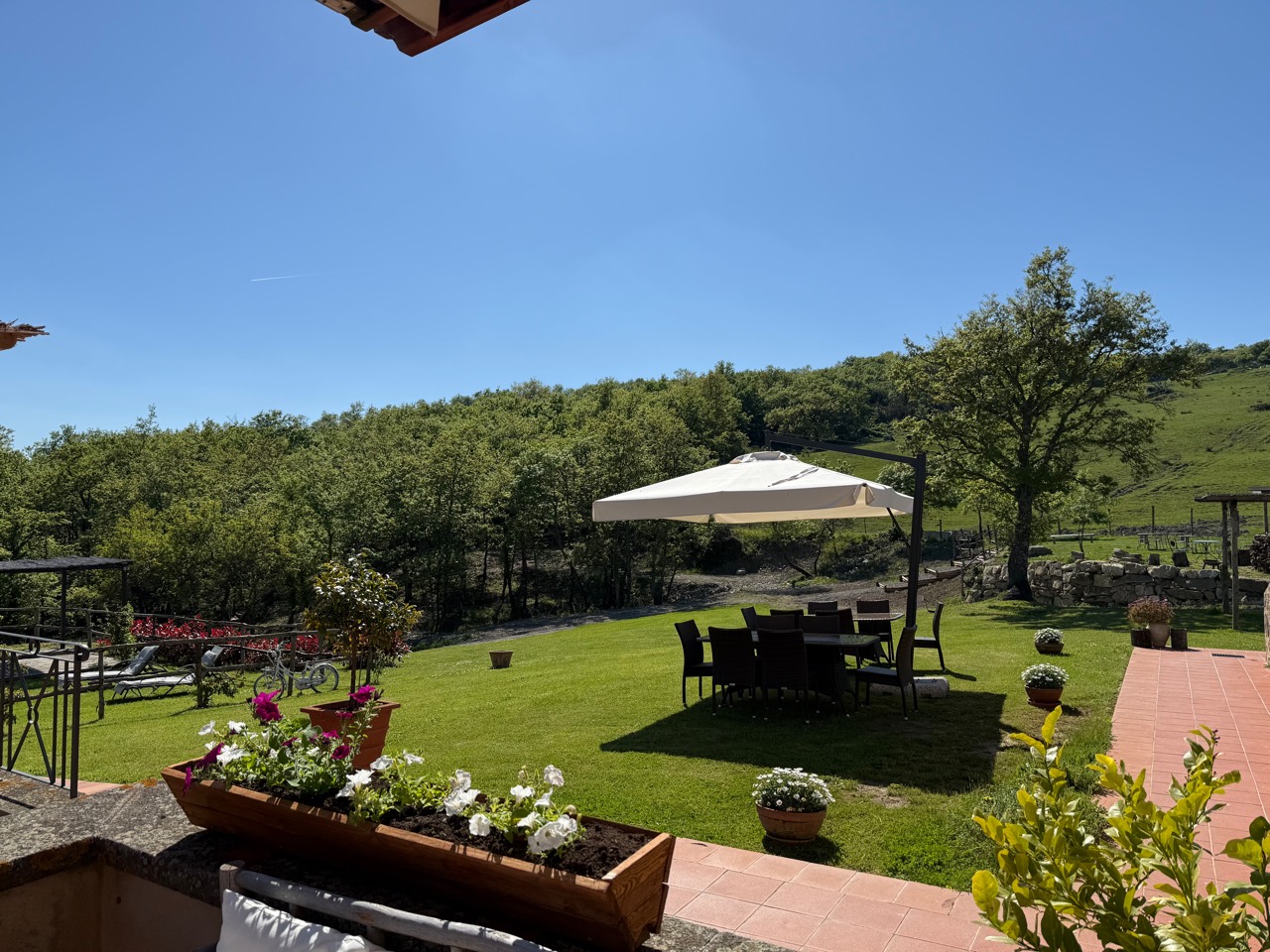 Giardino e terrazza di Terre di Giorgio in Val d’Orcia